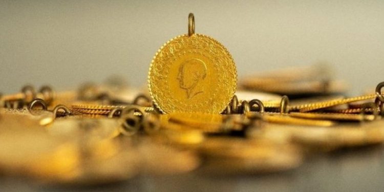 Gram altın 957, çeyrek altın bin 573 liradan işlem görüyor