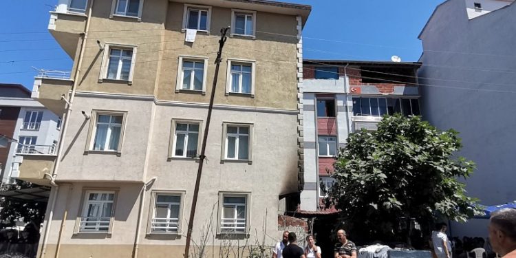 'Gürültü' kavgasında baba ve oğlu öldürüldü