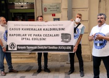 Halk otobüsü şoförleri İETT önünde 'casus kamera' açıklaması yaptı