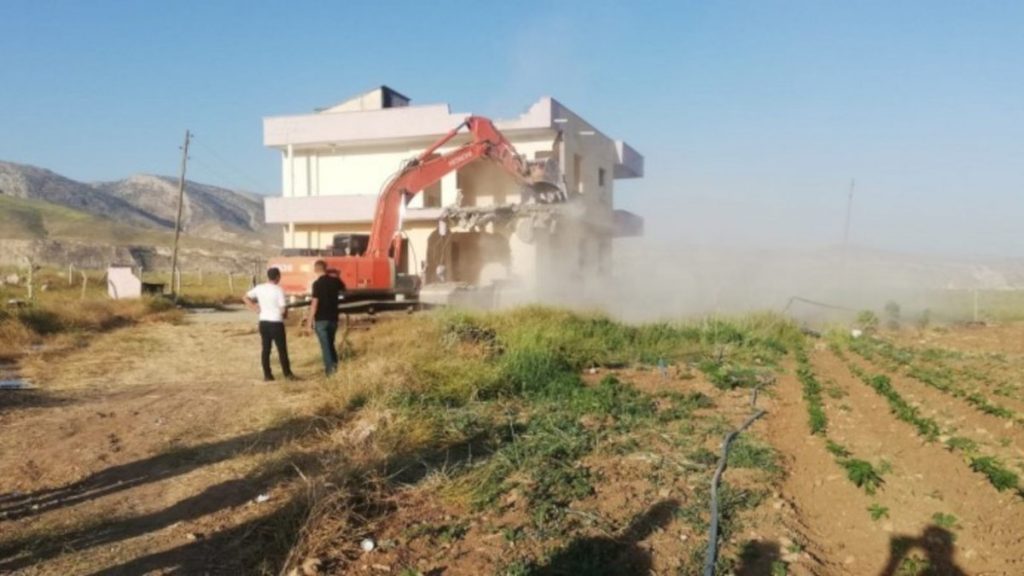 Hasankeyf’te ‘son ev’ de yıkıldı