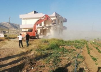 Hasankeyf’te ‘son ev’ de yıkıldı