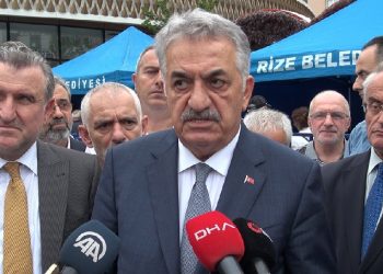 Hayati Yazıcı: ‘Bir hekim, yatakta olan hastasını bırakarak protestoya giremez’