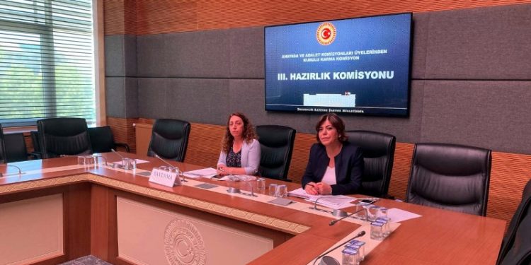 Hazırlık Komisyonu DBP’li Aydeniz’in savunması için toplandı