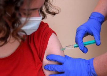 Her 10 kişiden 4'ü aşı yaptırmak istemiyor