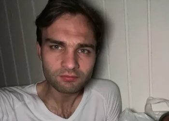 Hollandalı bakan evsizlerin sorunlarını yerinde görmek için kılık değiştirdi, geceyi yurtta geçirdi