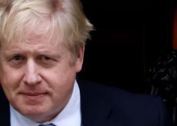 Hükümette istifa krizi sürerken Boris Johnson'dan 'Görevime devam edeceğim' mesajı