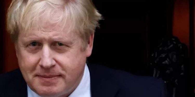 Hükümette istifa krizi sürerken Boris Johnson'dan 'Görevime devam edeceğim' mesajı