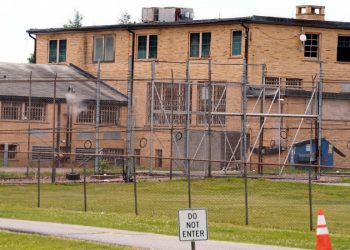 İki tutuklu kadını hamile bıraktığı iddia edilen kadın trans mahkûm, başka bir cezaevine götürüldü