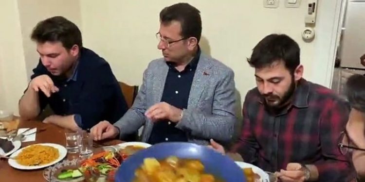 İmamoğlu'ndan burs müjdesi: 75 bin üniversiteliye 4 bin 500 TL verilecek