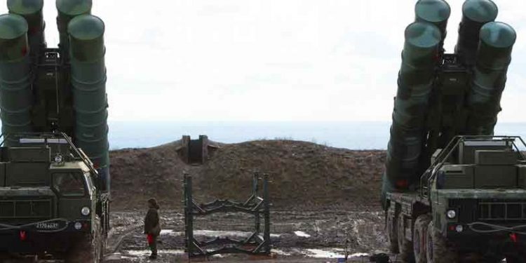 İngiltere: Rusya S-400'leri kara saldırısı için kullanıyor