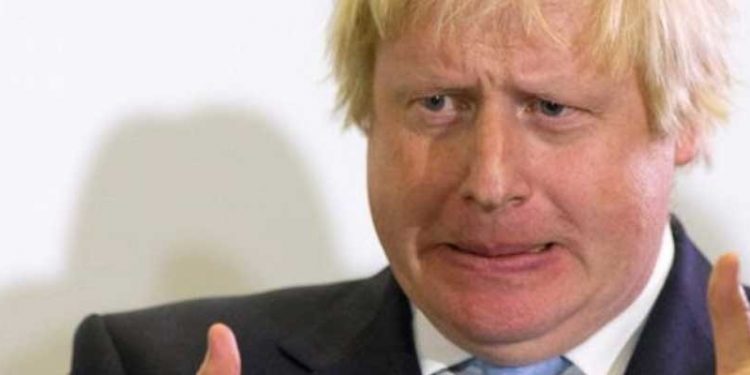 İngiltere’de hükümet krizi: İki bakanın istifasını başka istifalar izledi, Johnson’ın siyasi geleceği tartışılıyor