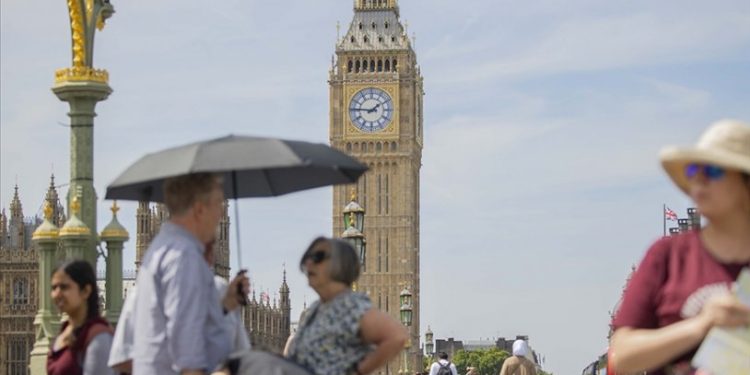 İngiltere'de ilk kez aşırı sıcaklık uyarısı: Ülke tarihinin en sıcak günü yaşanabilir
