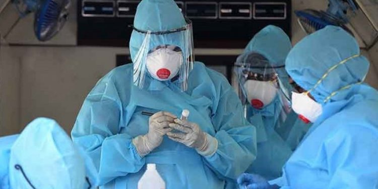 İngiltere'de kriz derinleşirken, sağlık çalışanı açığı büyüyor!