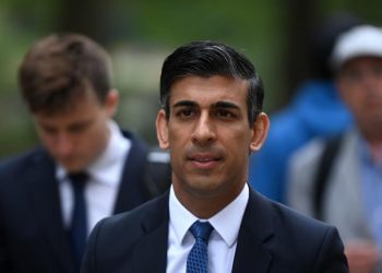 İngiltere'de yeni Muhafazakar Parti lideri ve başbakanlık seçimlerinde aday sayısı 4'e düştü