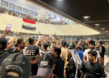 Irak’ta Sadr destekçileri parlamentoyu bastı