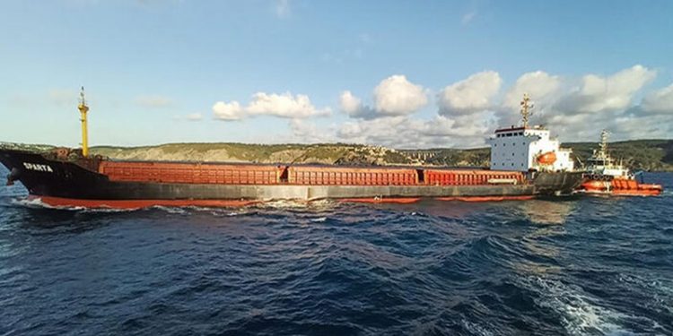 İstanbul Boğazı gemi trafiğine kapatıldı