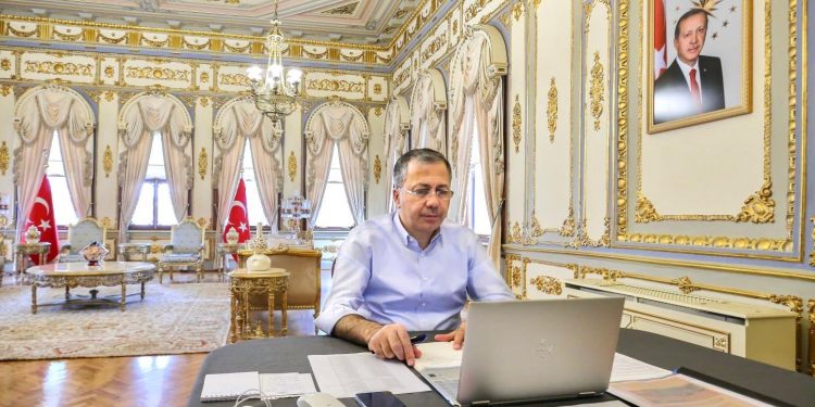 İstanbul Valisi, 15 Temmuz videosunda İmamoğlu’nu görünce apar topar sildi