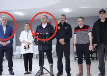 İstanbul Valisi Ali Yerlikaya’nın sel bölgesinde AKP il başkanıyla açıklama yapmasına CHP ve İYİ Parti'den tepki