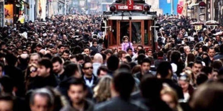 İstanbul'da yasal olarak ikamet eden yabancı sayısı açıklandı