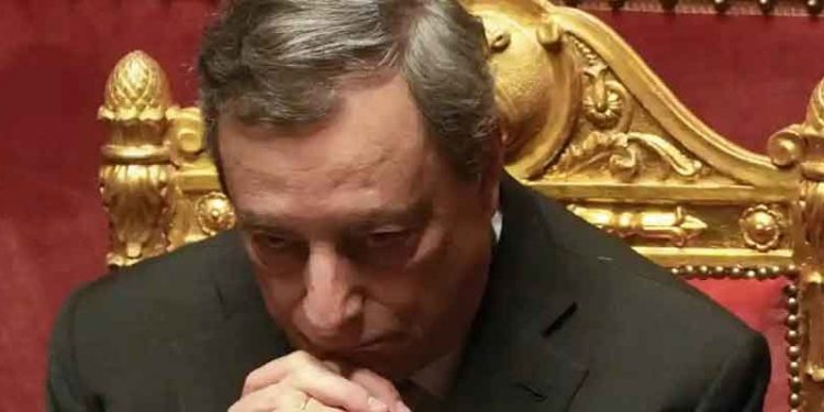 İtalya Başbakanı Draghi, Cumhurbaşkanı'na istifasını sundu
