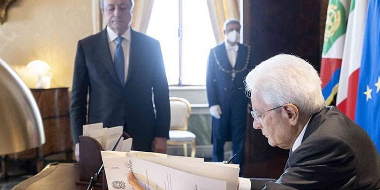 İtalya'da Cumhurbaşkanı, Parlamento'yu lağvetti, erken seçime gidilecek