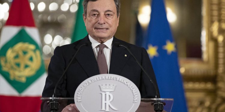 İtalya’da belediye başkanları Başbakan Draghi’ye 'istifa etme' çağrısı yaptı