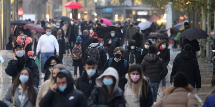 İzmir Tabip Odası'ndan 'Covid-19' uyarısı: Her iki testten biri pozitif