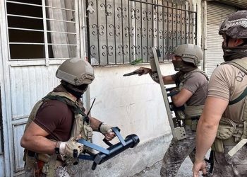 IŞİD operasyonunda 13 kişi gözaltına alındı: Yasa dışı yollarla Türkiye'ye girmişler