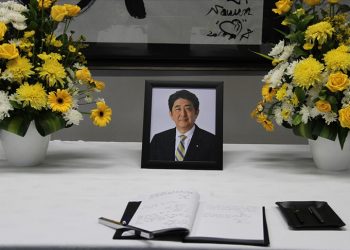 Japonya'da suikasta uğrayan eski Başbakan Abe Şinzo için resmi cenaze töreni krizi