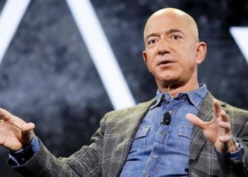 Jeff Bezos'tan Biden'a 'benzinci' eleştirisi: ABD'de petrol fiyatlarıyla ilgili tartışma sürüyor
