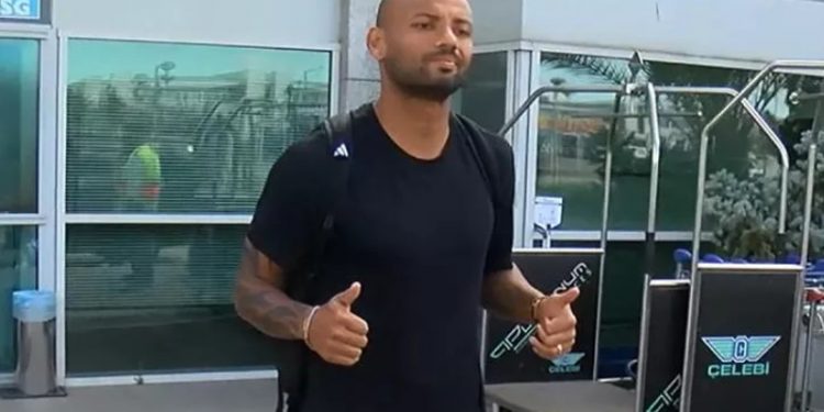 Joao Pedro, Fenerbahçe için İstanbul’da