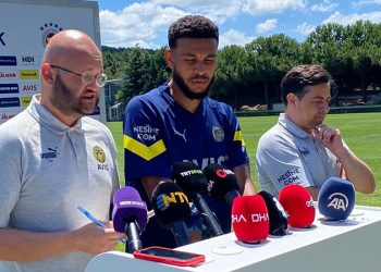 Joshua King: Kariyerimde oynadığım en büyük camia Fenerbahçe