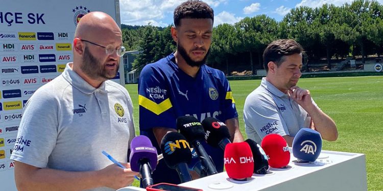 Joshua King: Kariyerimde oynadığım en büyük camia Fenerbahçe
