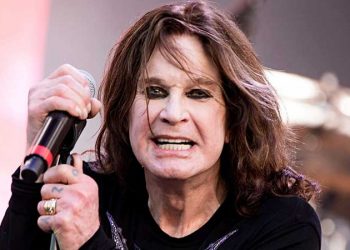 'Karanlıklar Prensi' Osbourne, geçirdiği ameliyat sonrası ilk kez dinleyicileriyle buluştu