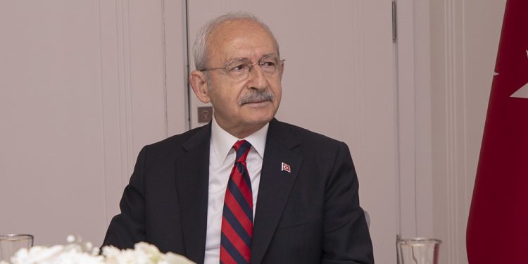 Kemal Kılıçdaroğlu: Erdoğan, korktuğu için özel tercüman kullanıyor