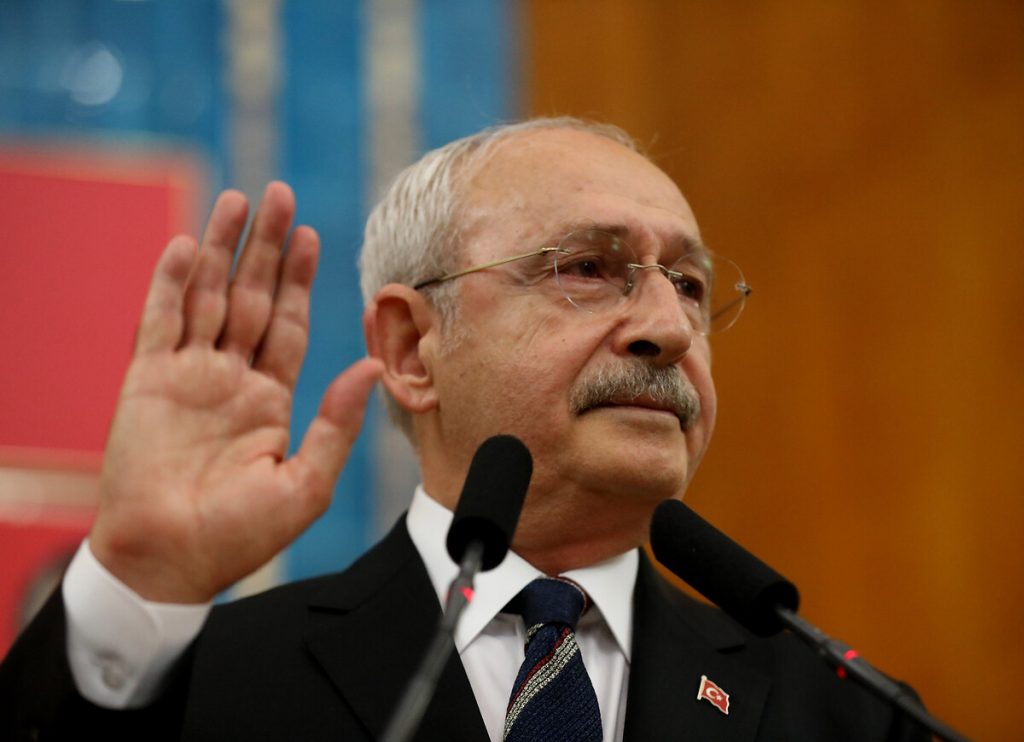 Kılıçdaroğlu: Korktuğu için özel tercüman kullanıyor