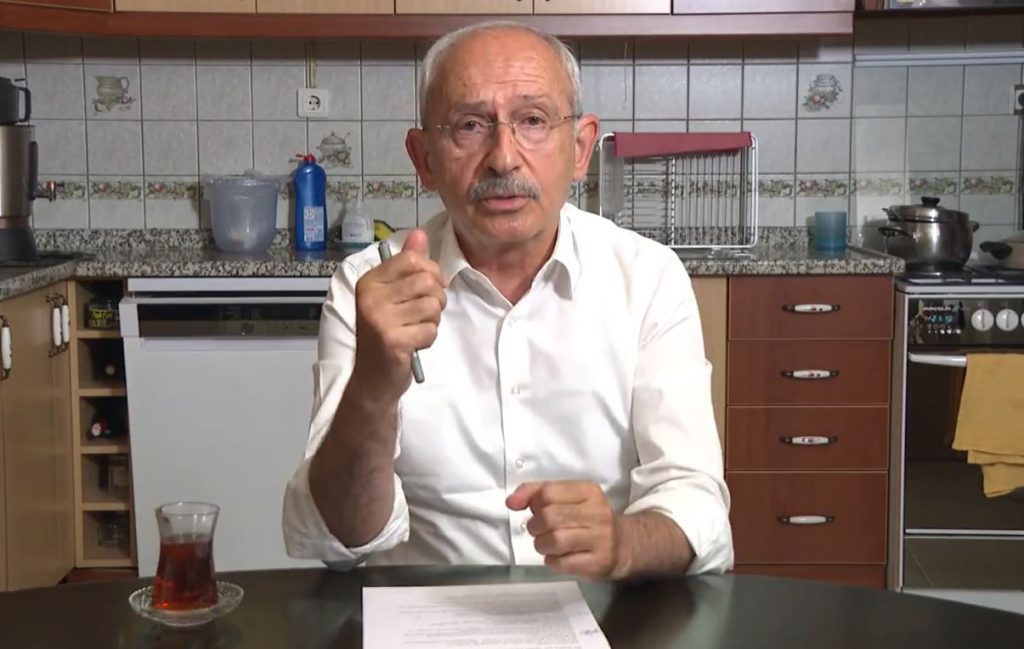 Kılıçdaroğlu: Vergiyi 4’te 1’e düşüreceğiz, biz gelene kadar sıfır otomobil almayın 