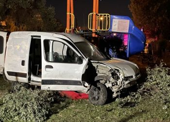 Kocaeli'de panelvan çocuk parkına uçtu! 1 kişi öldü, 1 kişi yaralandı