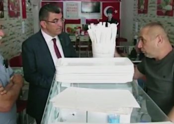 Konyalı esnaf: Halk TV'yi, Fox TV'yi kapatmadığım için çocuğumu işinden ettiler