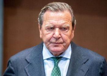 Kremlin: Eski Alman Başbakanı Schröder'in Rusya'da olduğunu düşünüyoruz; görüşme yapılabilir