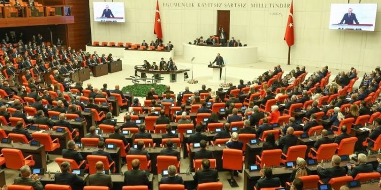 Kulis: Sansür yasası, seçim endişesi nedeniyle ertelendi