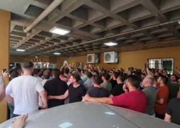 Kuyumcukent’te fahiş aidat ve otopark zamları, esnafı isyan ettirdi