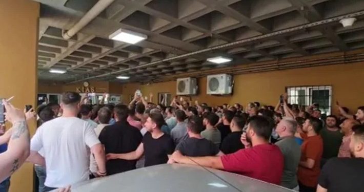 Kuyumcukent’te fahiş aidat ve otopark zamları, esnafı isyan ettirdi