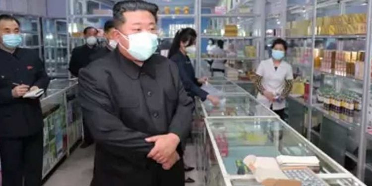 Kuzey Kore yönetimi, Covid'in ülkelerine sınırdaki "yabancı cisimlerden" bulaştığını savundu