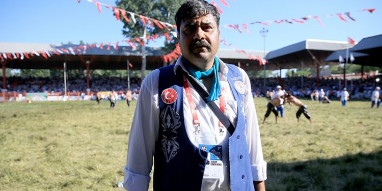 Kırkpınar cazgırı "Pele Bülent" aynı lakabı taşıdığı babasının izinden yürüyor