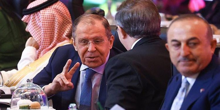 Lavrov: Tahıl konusunda Türkiye ve Ukrayna ile görüşmeye hazırız