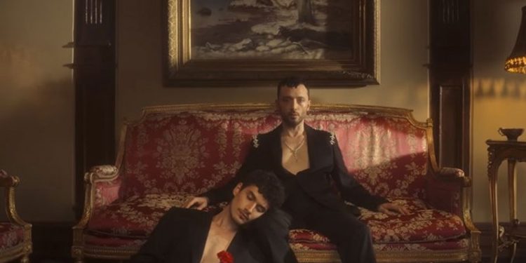 Mabel Matiz'in yeni şarkısı 'Karakol' yayında