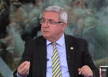Mehmet Metiner: AKP’li bazı siyasetçiler partiye zarar veriyor