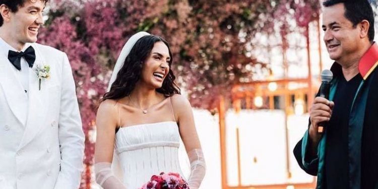 Mersin Barosu'ndan cübbeyle nikah kıyan Acun Ilıcalı'ya tepki: Tüm avukatlardan özür dilemeli