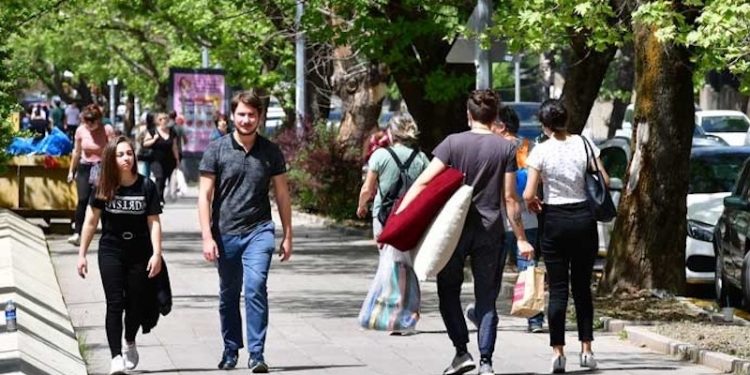 MetroPOLL araştırma: En fazla gençler borçlu